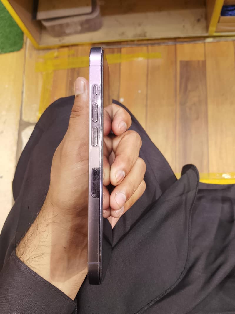Apple iPhone 14 Pro 4