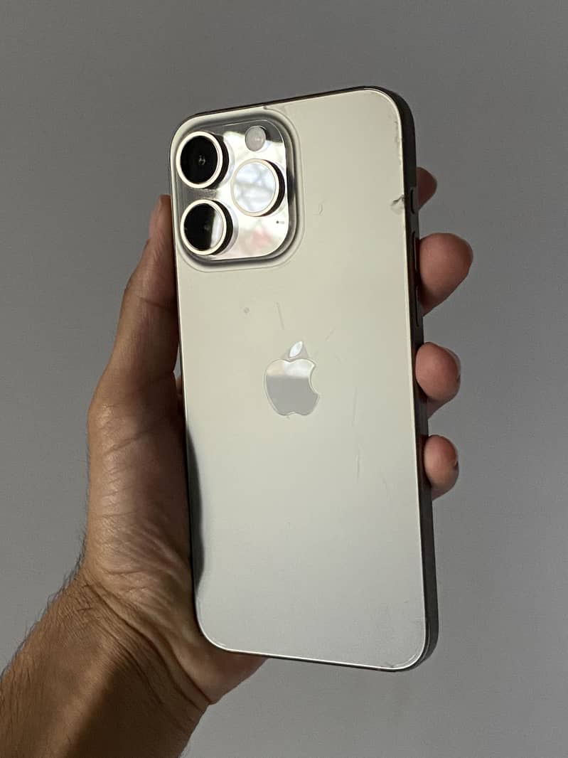 Apple iPhone 15 Pro Max 5