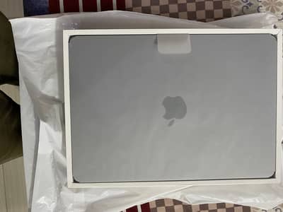 Apple Macbook air M3 ( box pack) no furbish