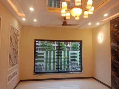 House Sized 1 Kanal In Bahria Town - Sector C