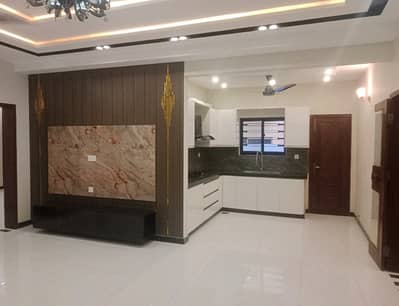 5 Marla House Is Available In Bahria Town - Sector E