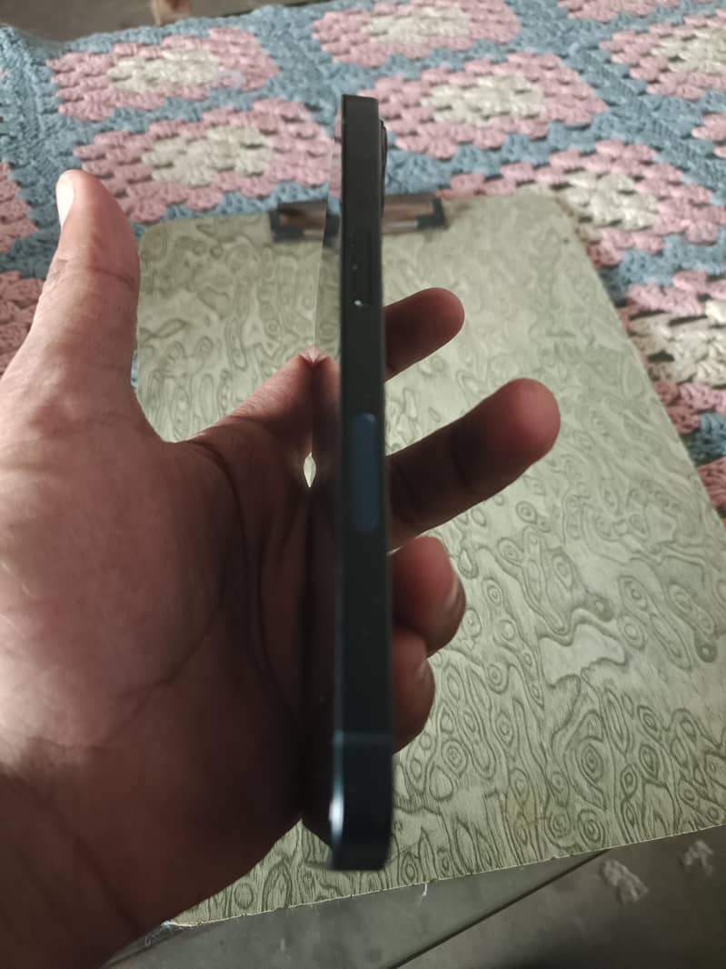 Apple iPhone 13 3