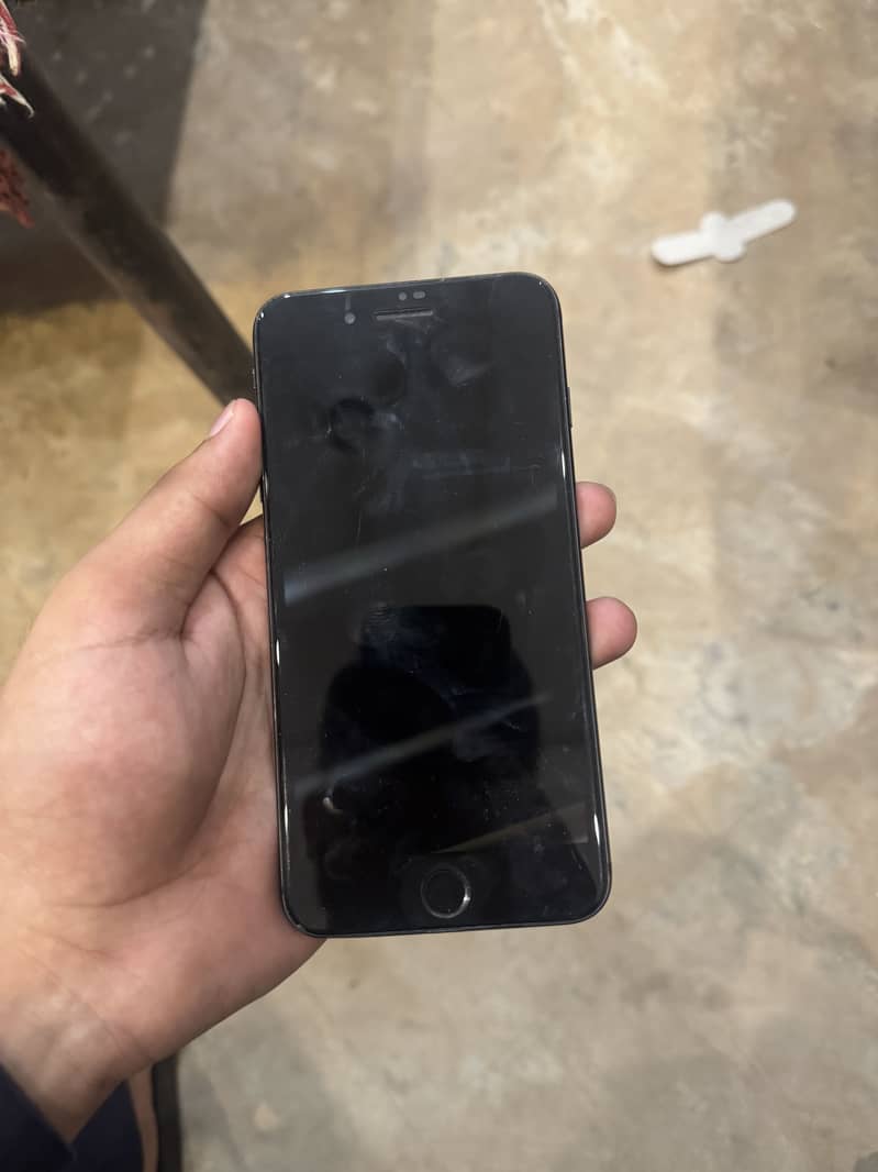 Apple iPhone 7 Plus 1