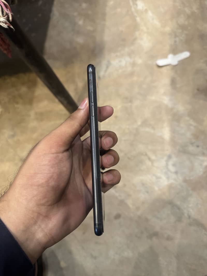 Apple iPhone 7 Plus 2
