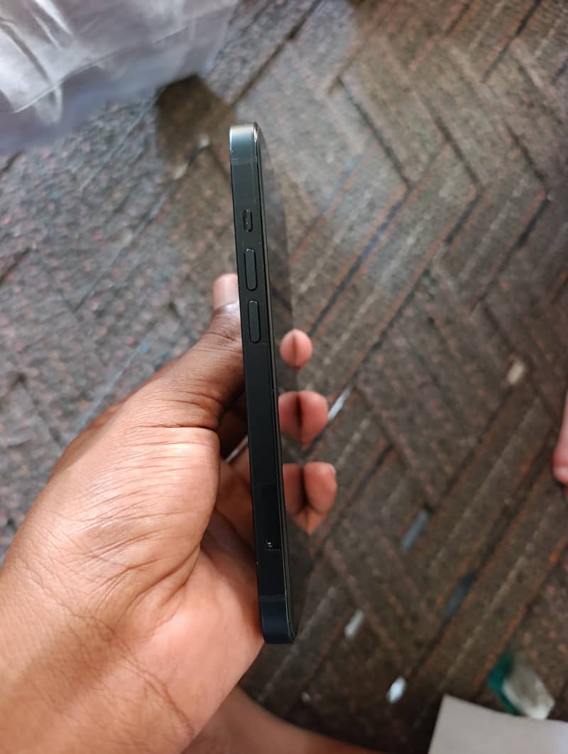 Apple iPhone 13 1