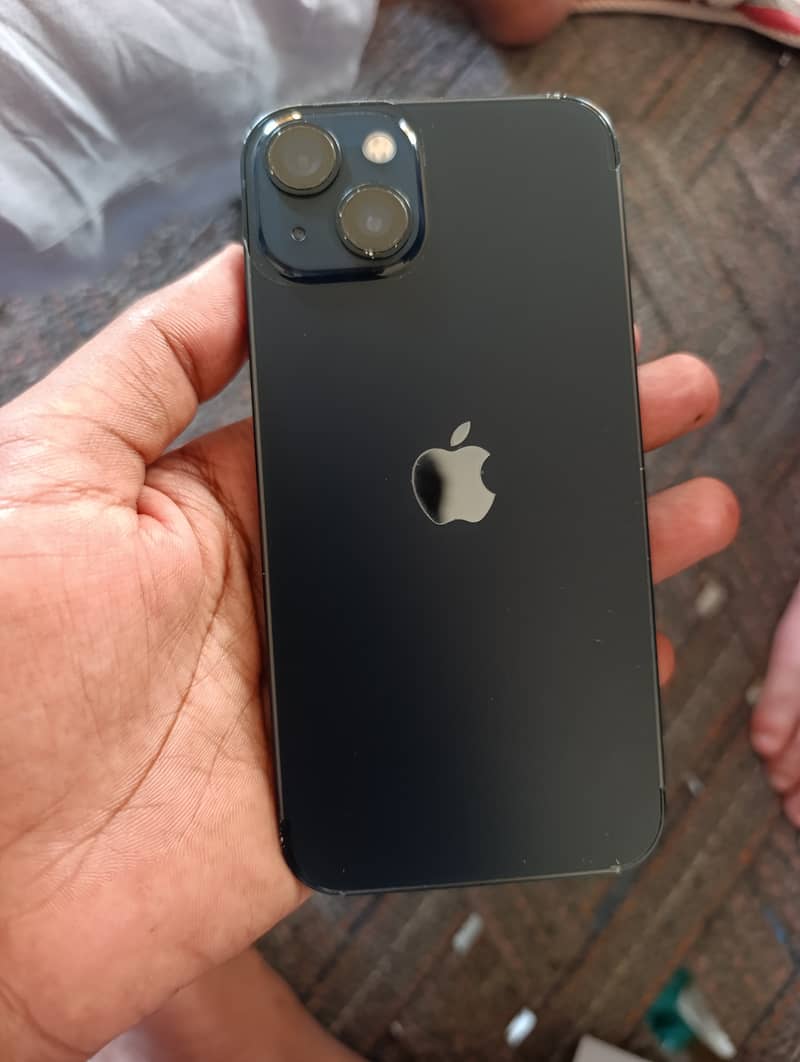 Apple iPhone 13 2