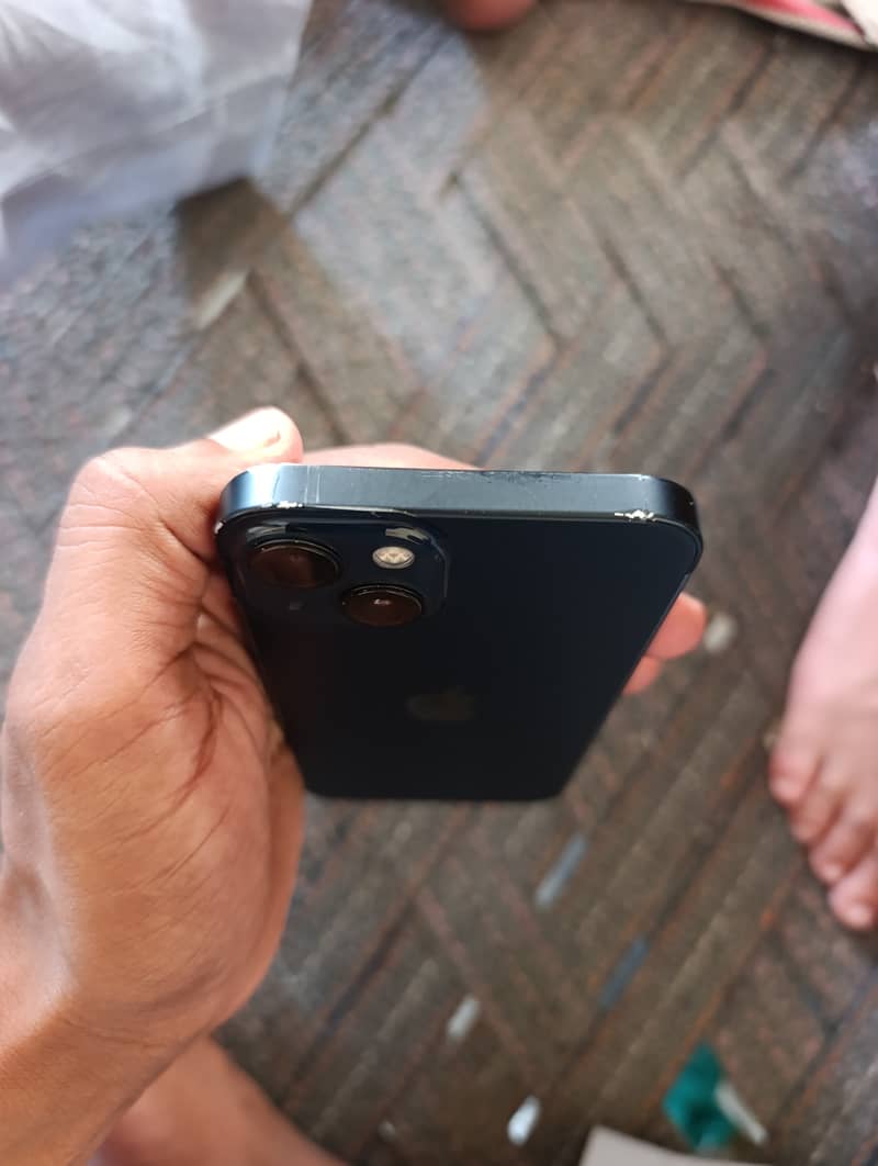 Apple iPhone 13 3