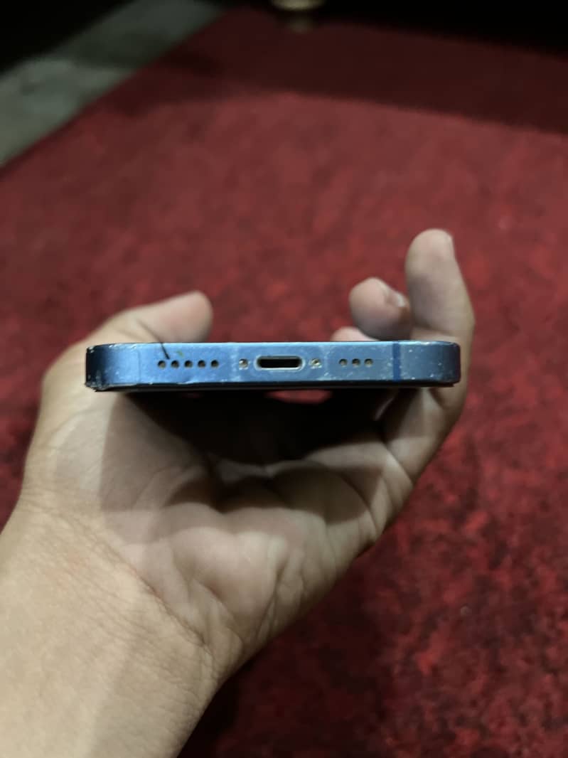 Apple iPhone 13 4