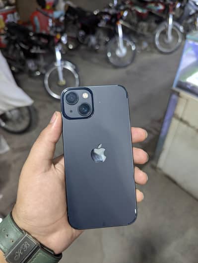 Apple iPhone 13
