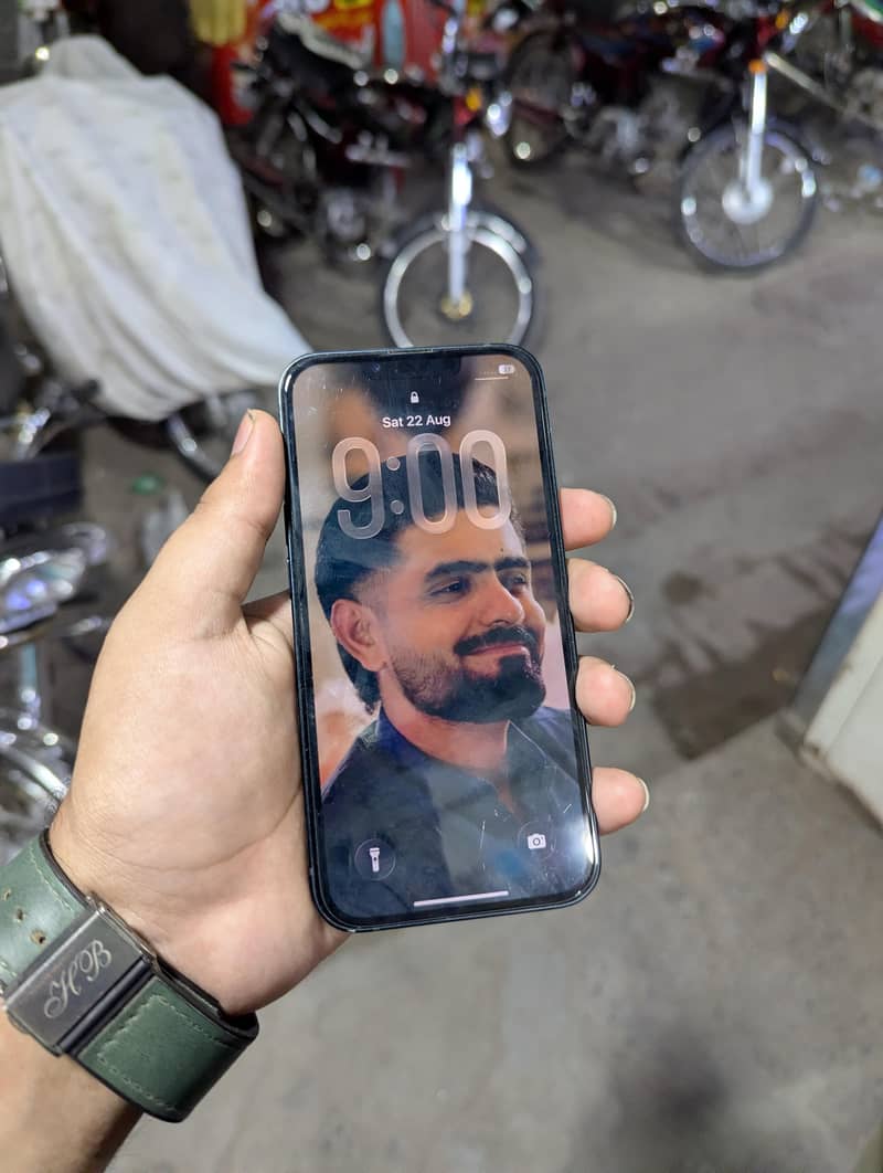 Apple iPhone 13 1