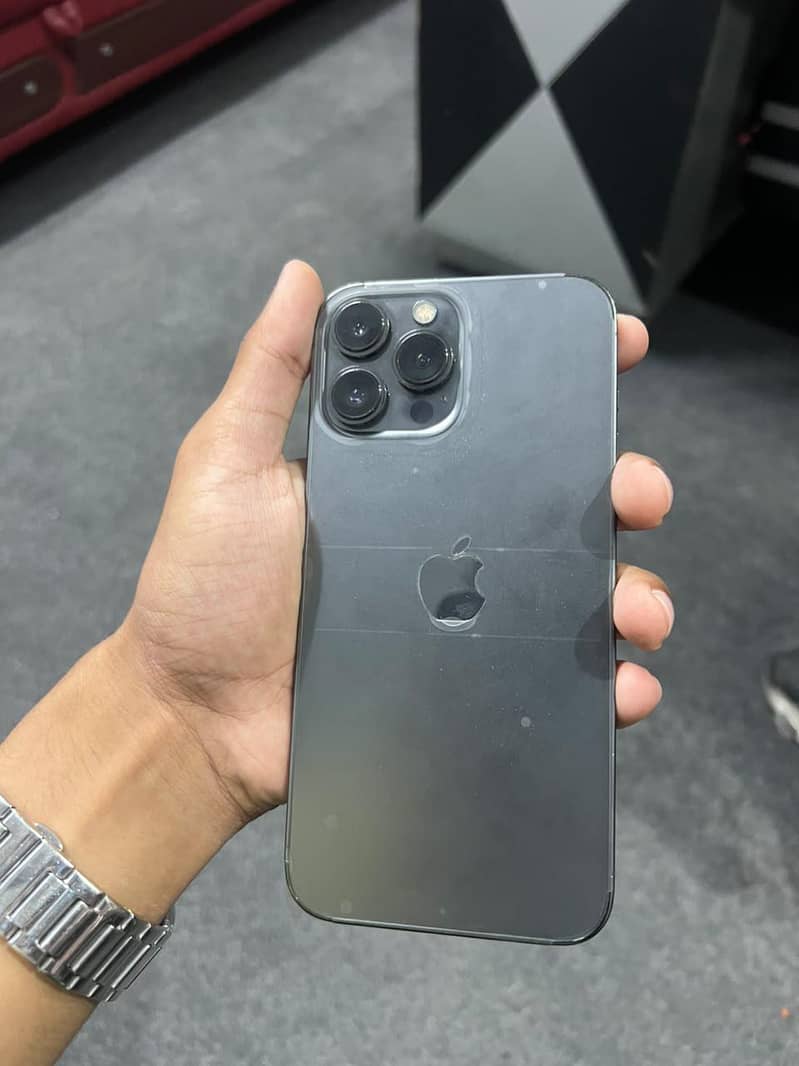 Apple iPhone 13 Pro Max 1