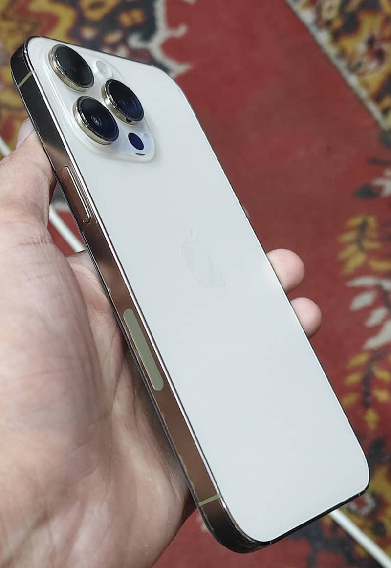 Apple iPhone 14 Pro Max 3