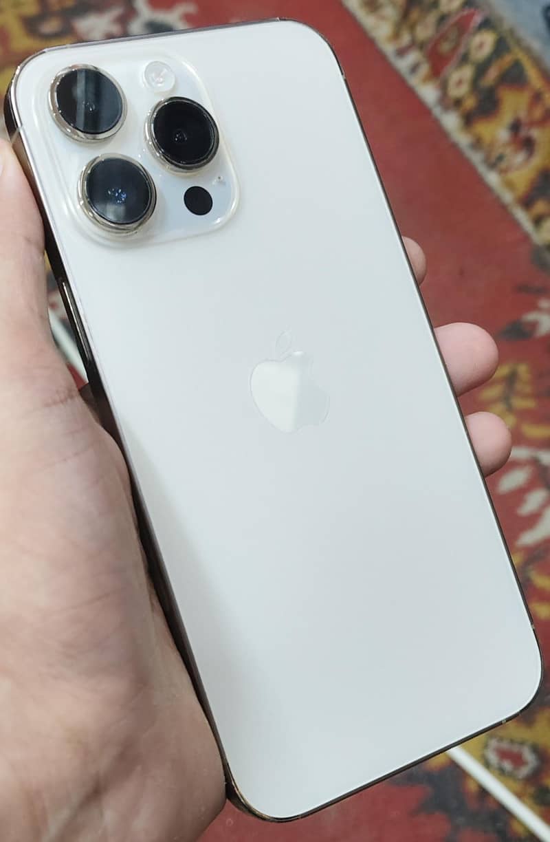 Apple iPhone 14 Pro Max 4