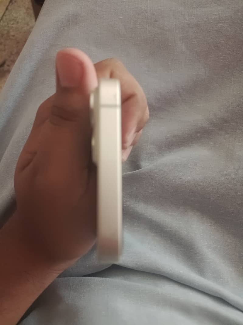 Apple iPhone 14 4