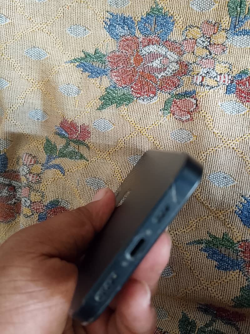 Apple iPhone 12 factory unlock 89% health 2