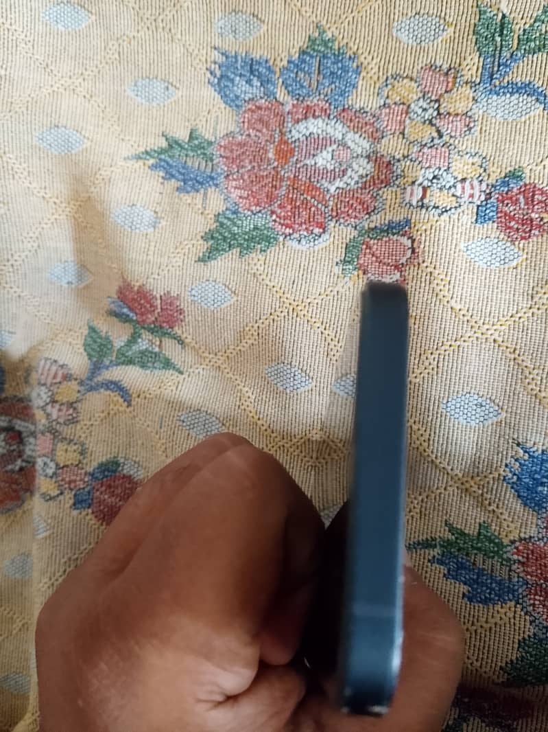 Apple iPhone 12 factory unlock 89% health 3