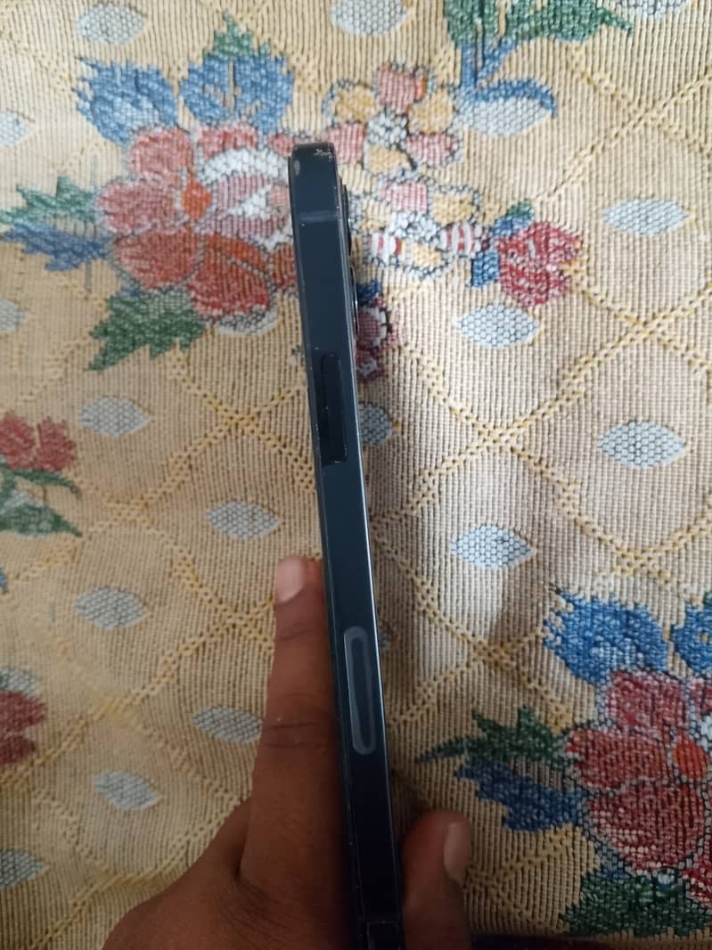 Apple iPhone 12 factory unlock 89% health 4