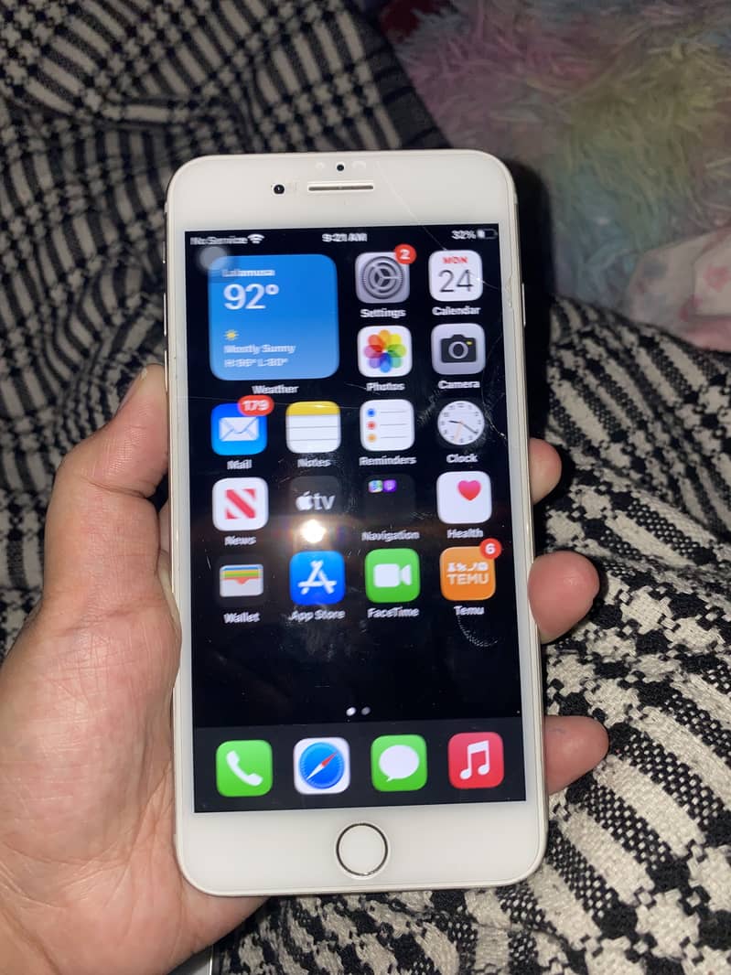 Apple iPhone 7 Plus 0