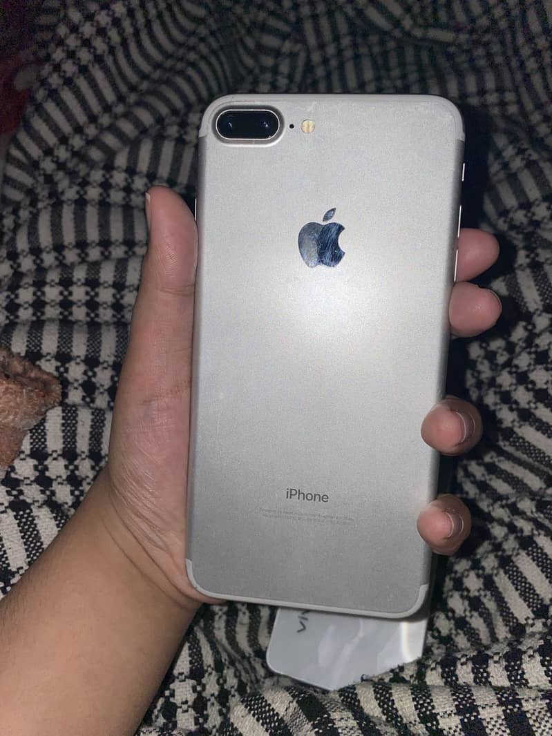 Apple iPhone 7 Plus 1