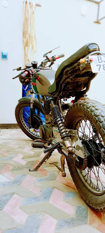 Honda cg 125 converted into cafe racer