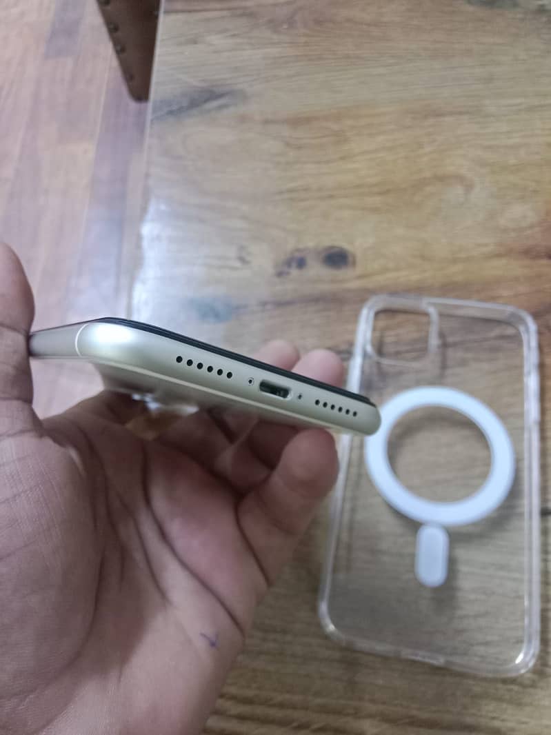 Apple iPhone 11 5