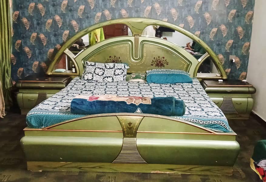 Bed & Dressing LCD with Stand 0