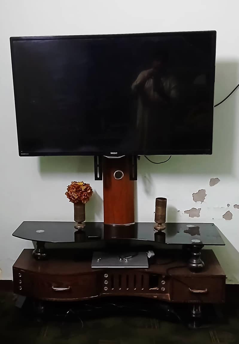 Bed & Dressing LCD with Stand 2