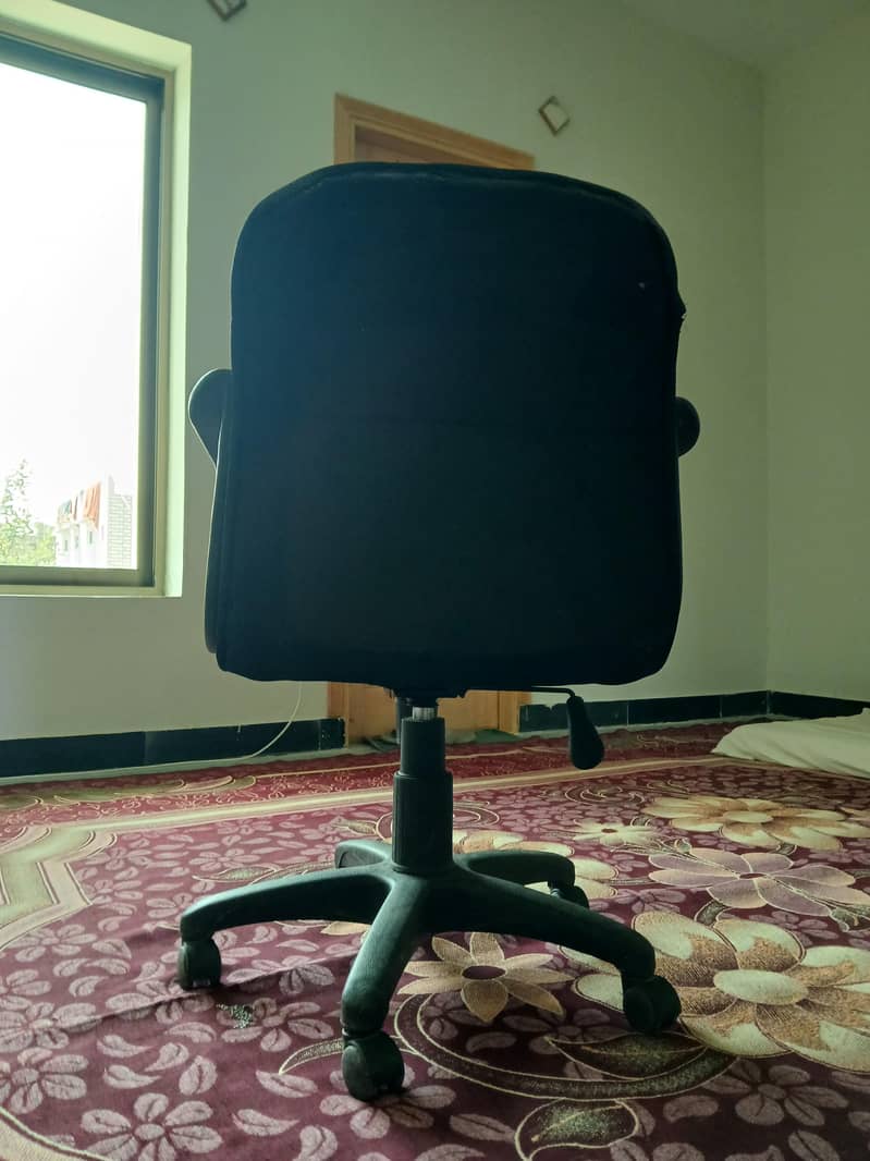 simple chair rotatable 3