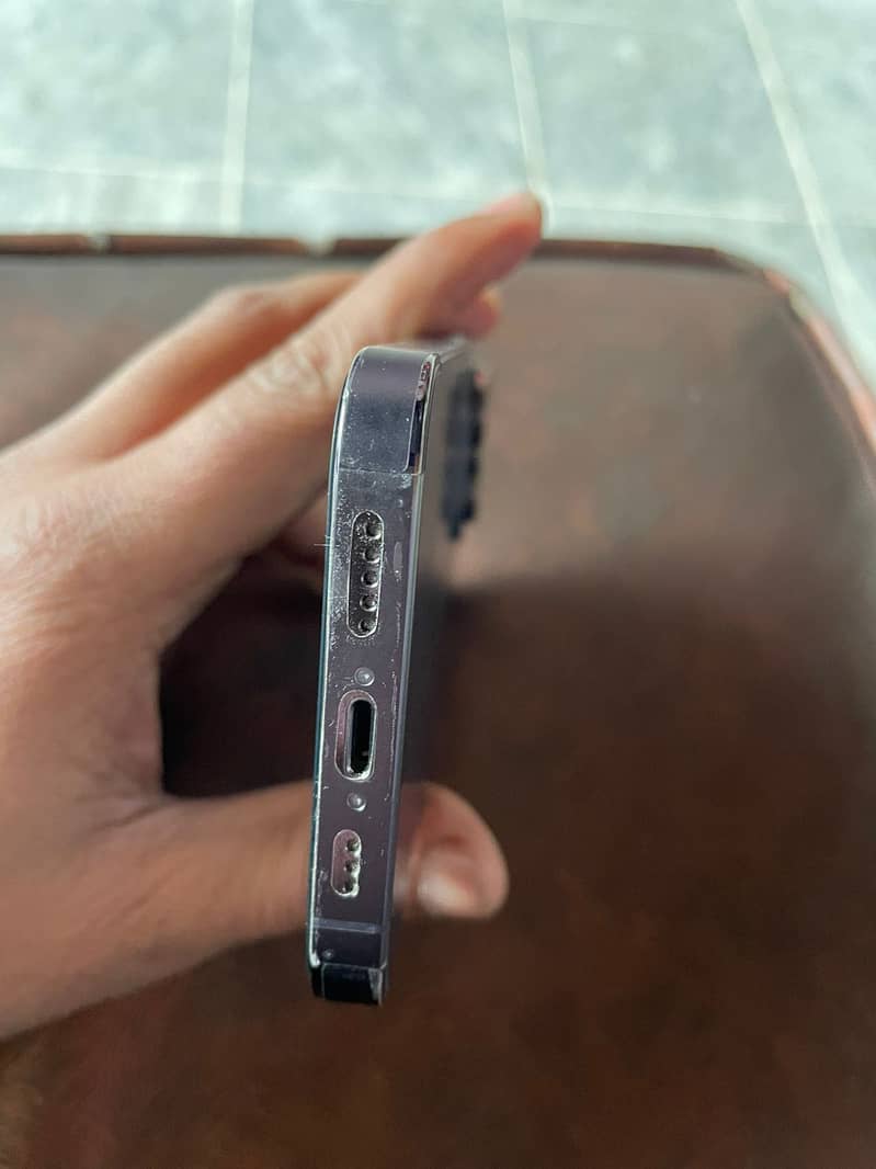 Apple iPhone 14 Pro 2