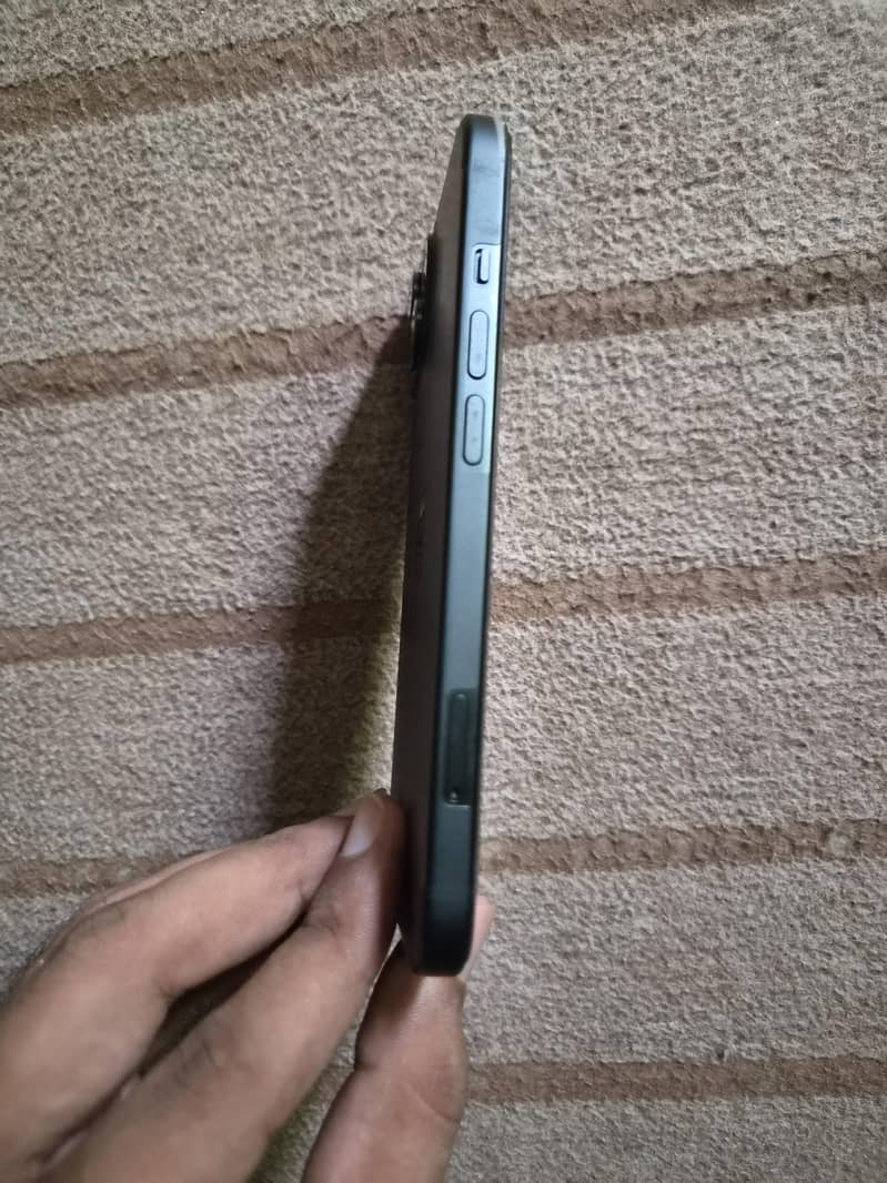Apple iPhone 15 2