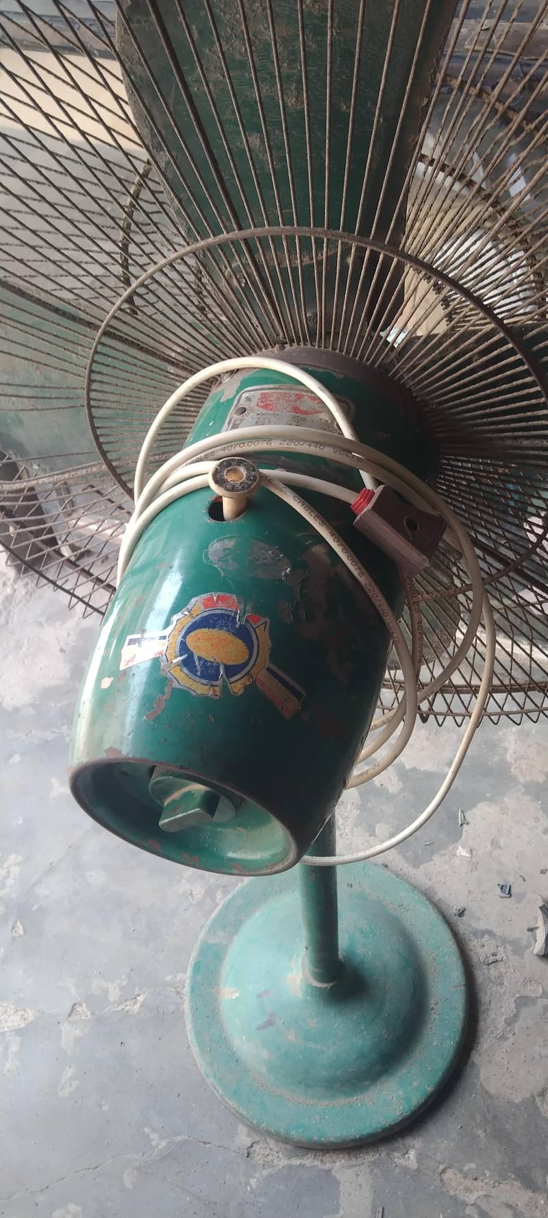 بریکٹ فین برائے فروخت فرشی پنکھا 4