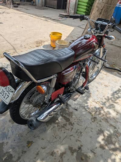 urgent sale Honda 125 demand 180000