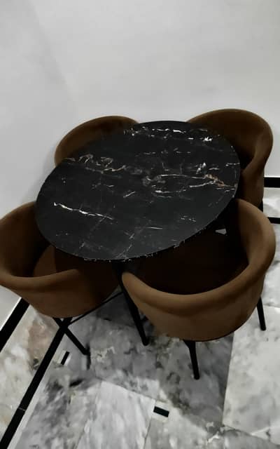 dining table and 4chairs