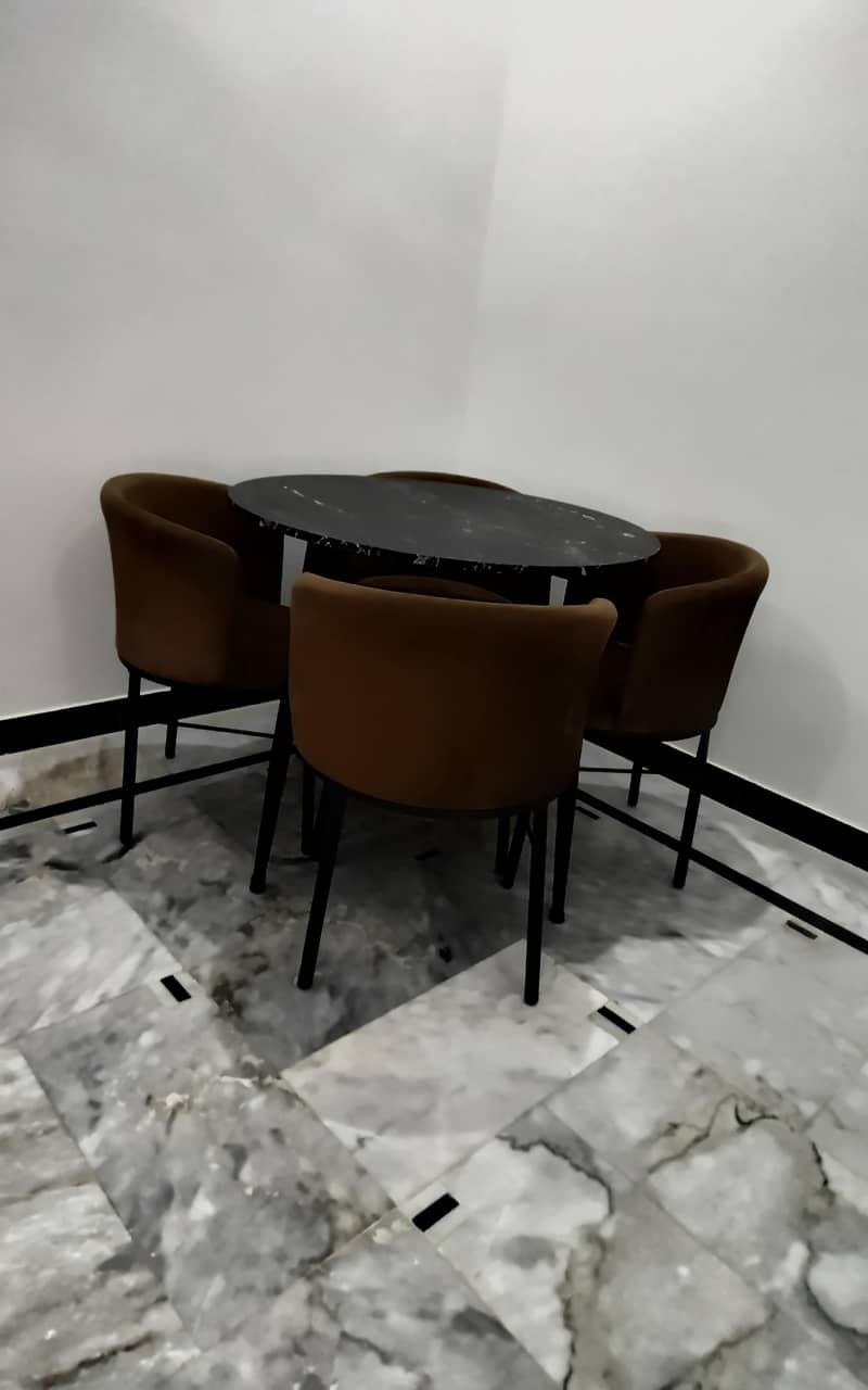 dining table and 4chairs 1