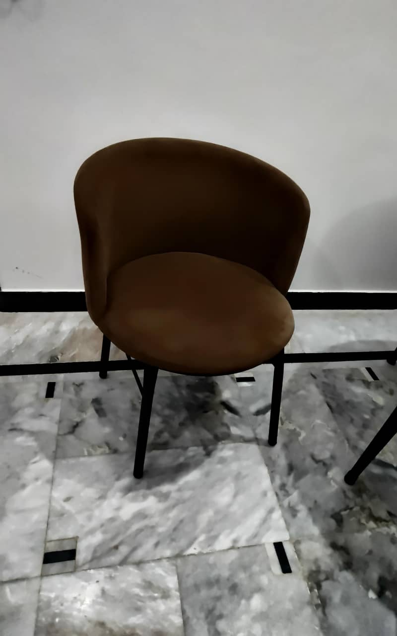 dining table and 4chairs 2