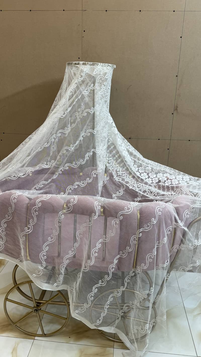 Baby cot. 1