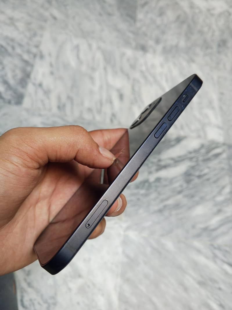 Apple iPhone 12 2
