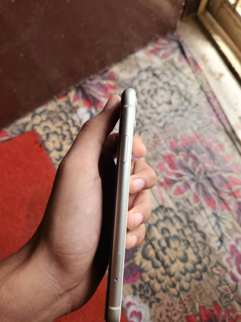 Apple iPhone 11 2