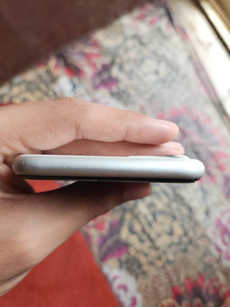 Apple iPhone 11 5