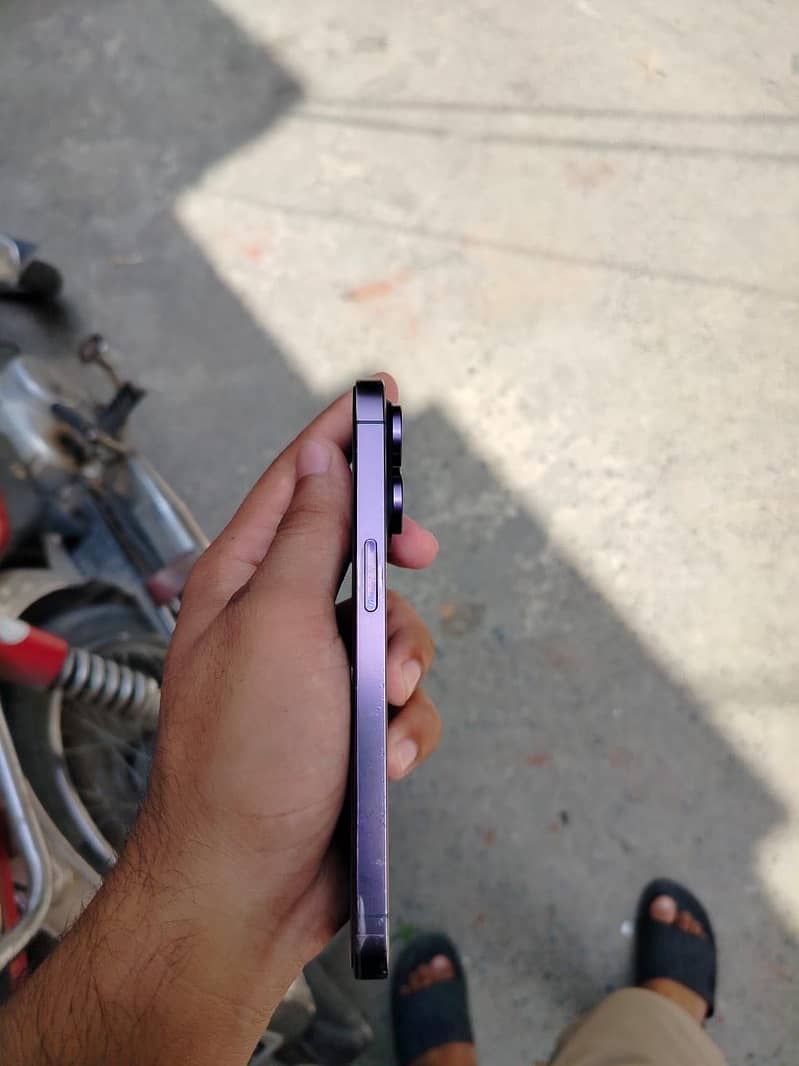 Apple iPhone 14 Pro 4