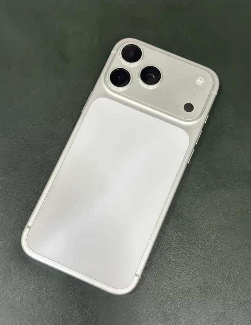 Apple iPhone 17 Pro 0