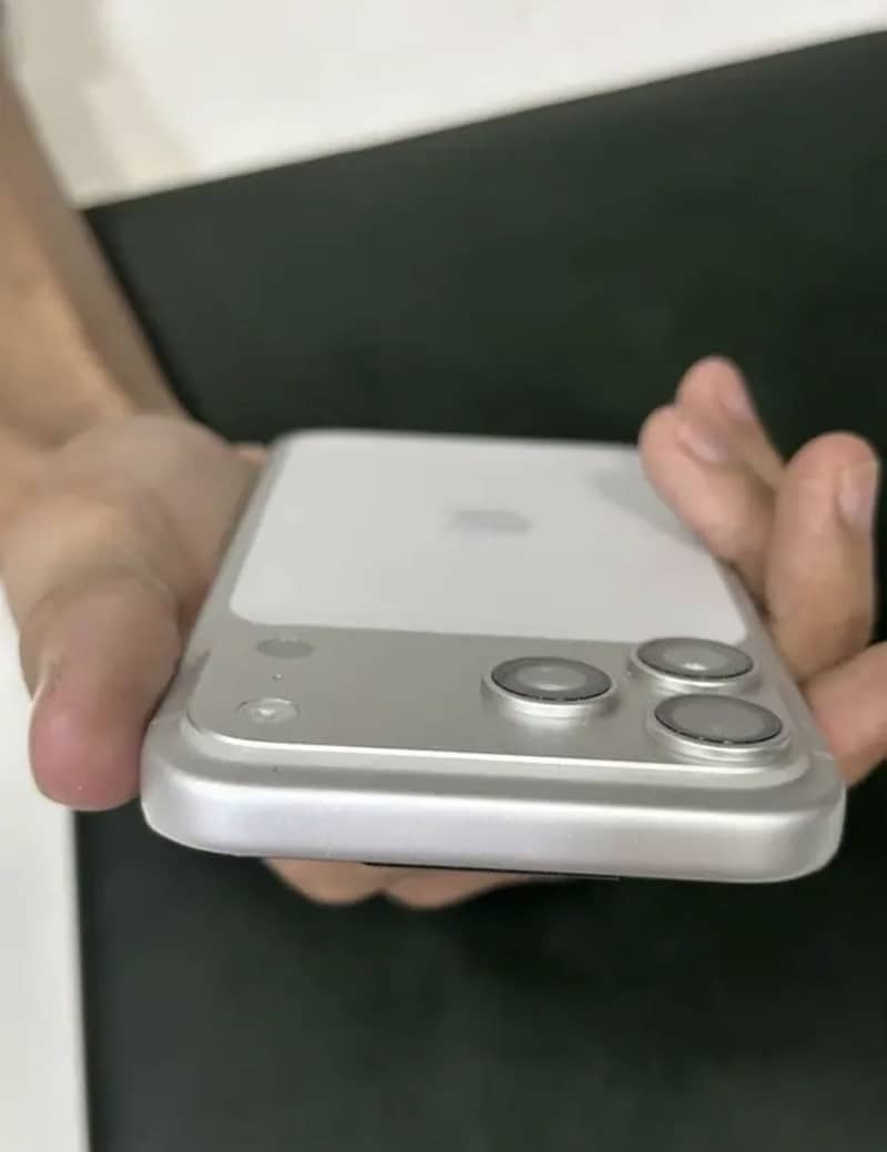Apple iPhone 17 Pro 2