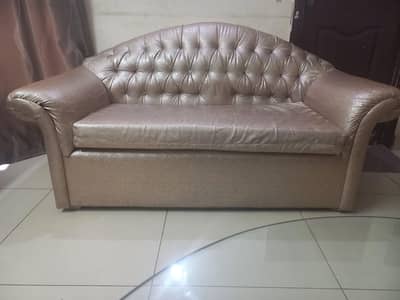 3-Seater Sofa in Excellent Condition | Premium Non-Absorbent Material