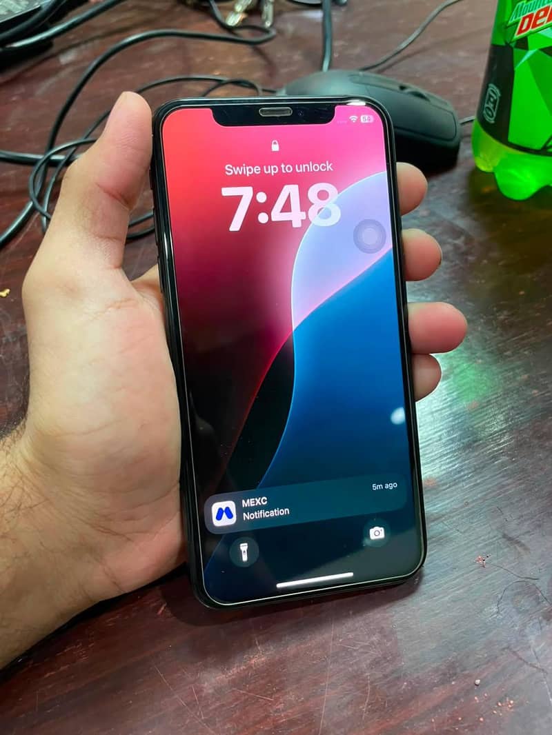 Apple iPhone XS 3