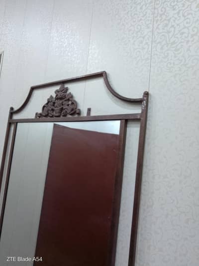 Dressing Table With Mirror