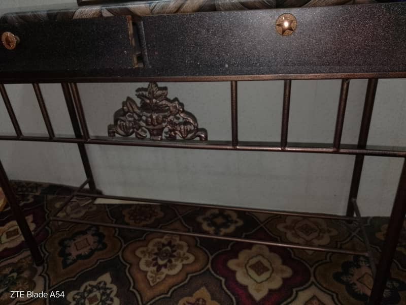 Dressing Table With Mirror 1