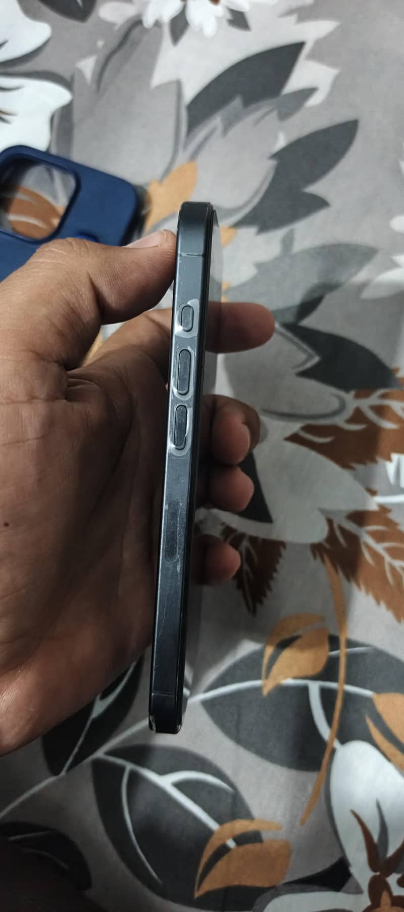 Apple iPhone 15 Pro 2