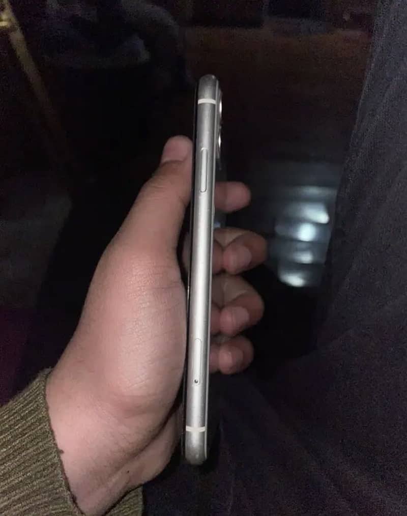 Apple iPhone 11 1