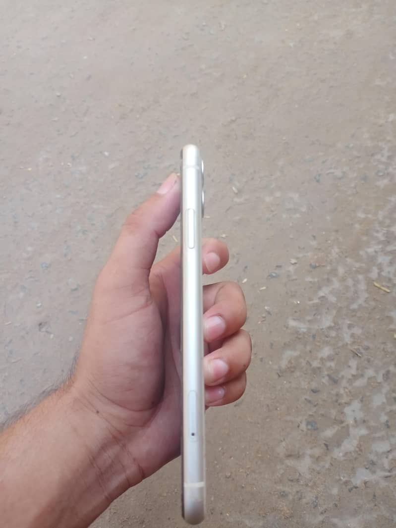 Apple iPhone 11 5