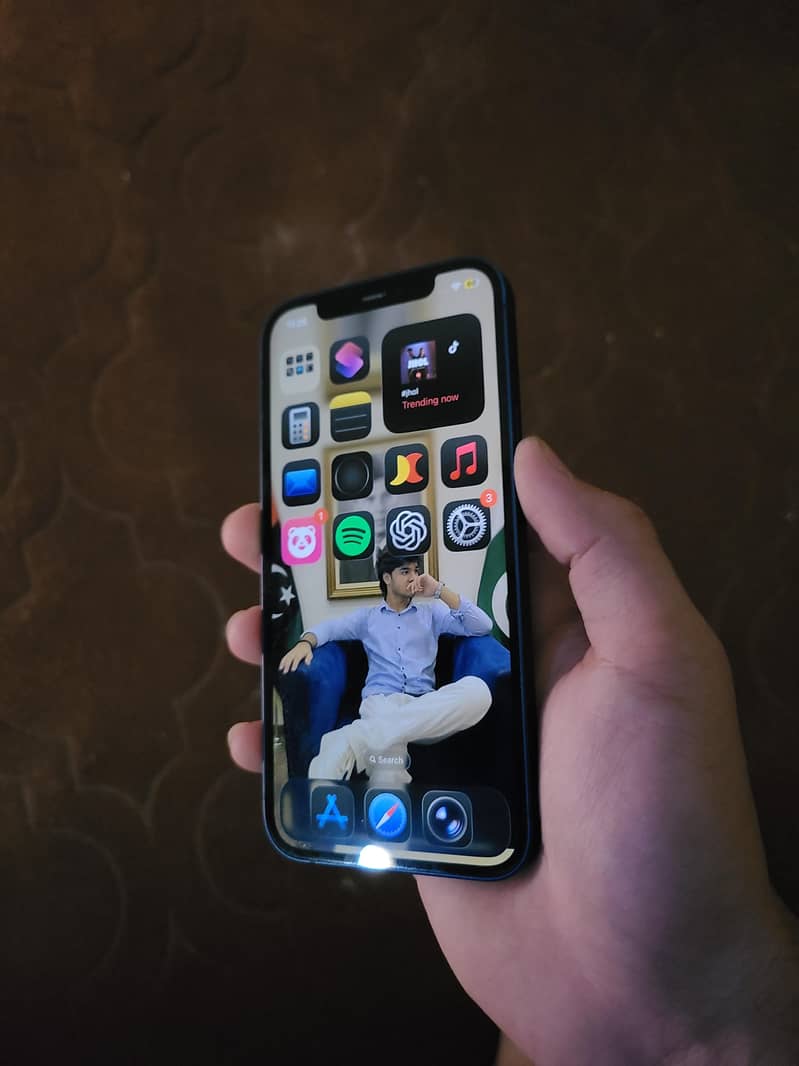 IPhone 12 JV 3